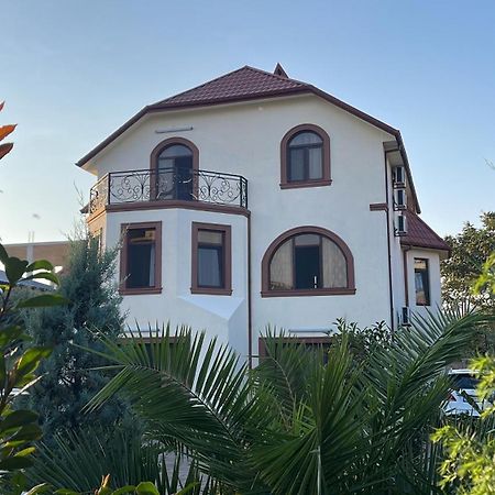 Villa Mariana Batumi Bagian luar foto