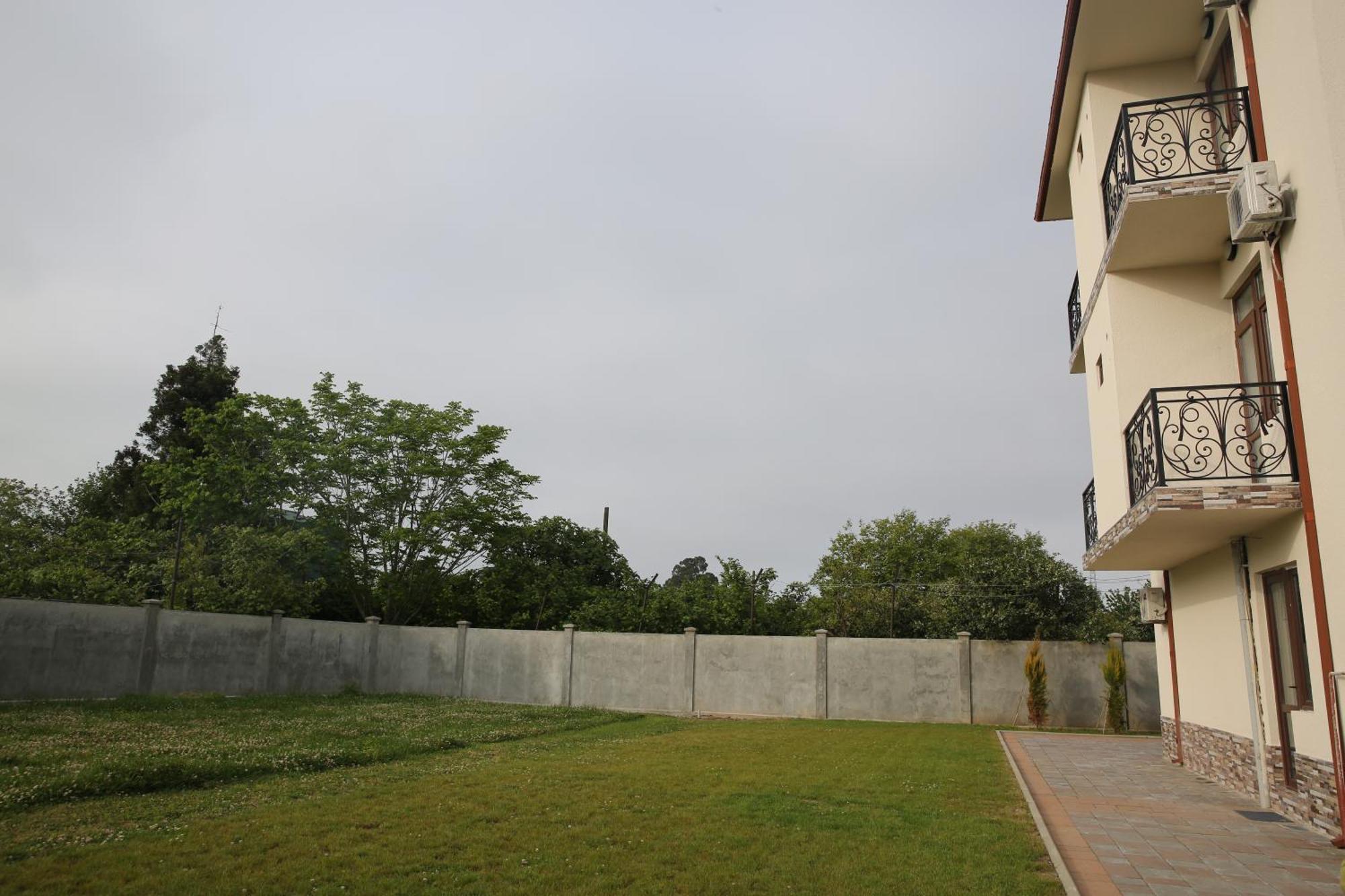 Villa Mariana Batumi Bagian luar foto