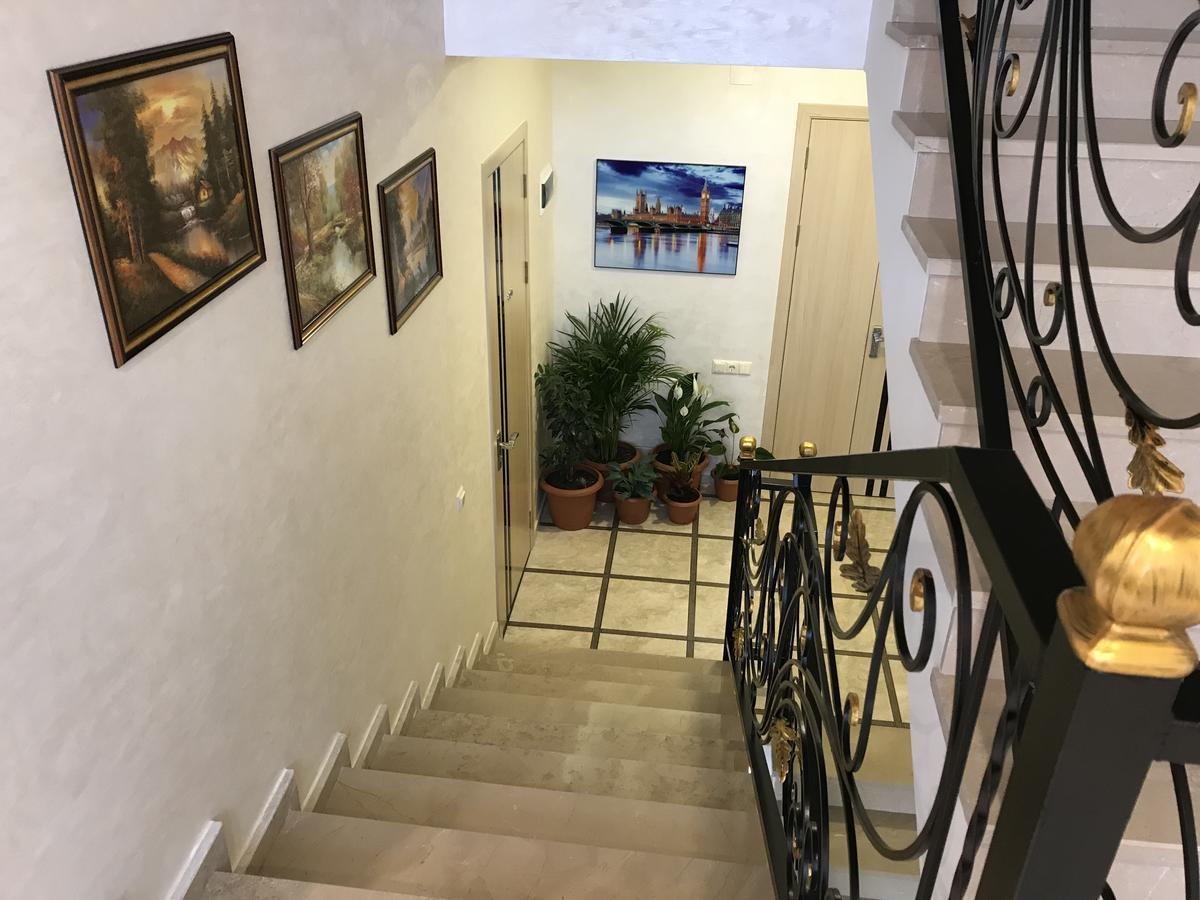 Villa Mariana Batumi Bagian luar foto