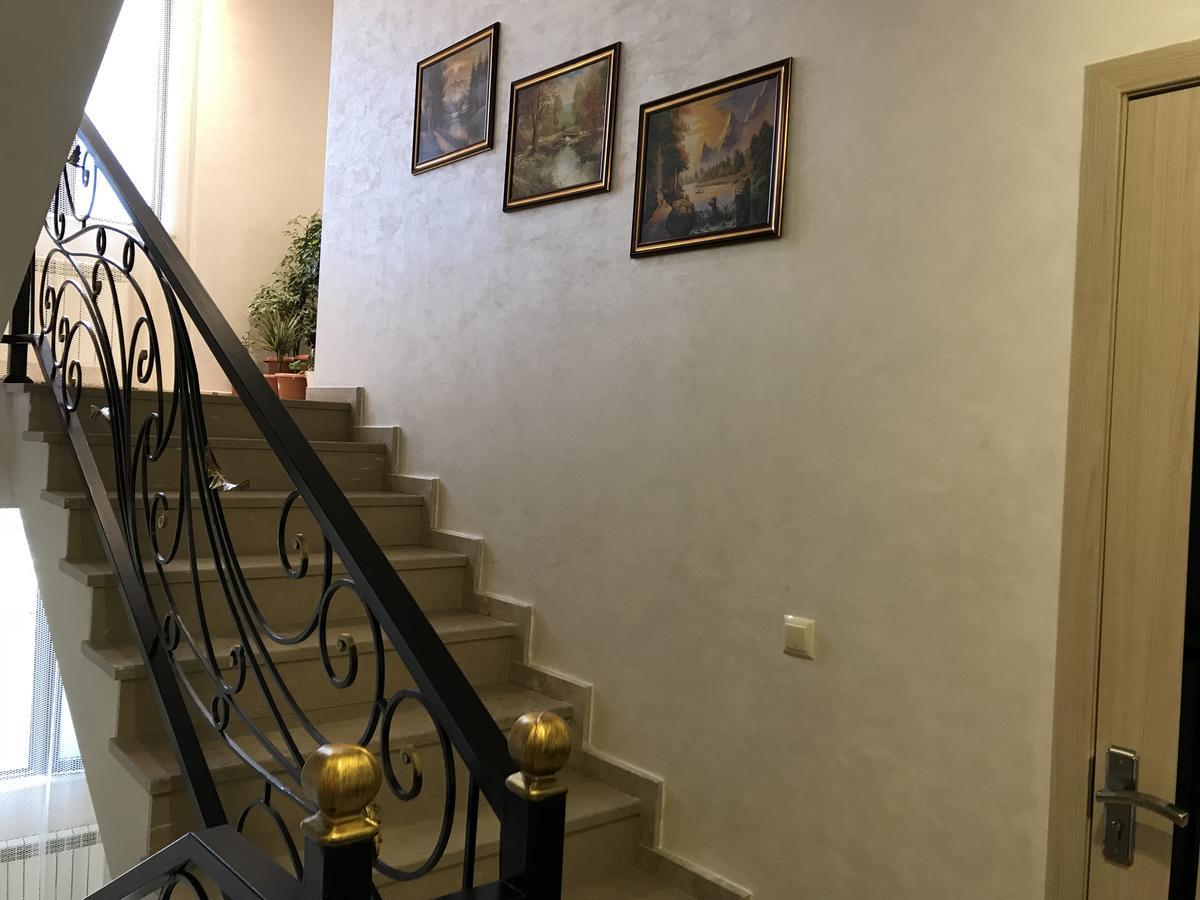 Villa Mariana Batumi Bagian luar foto