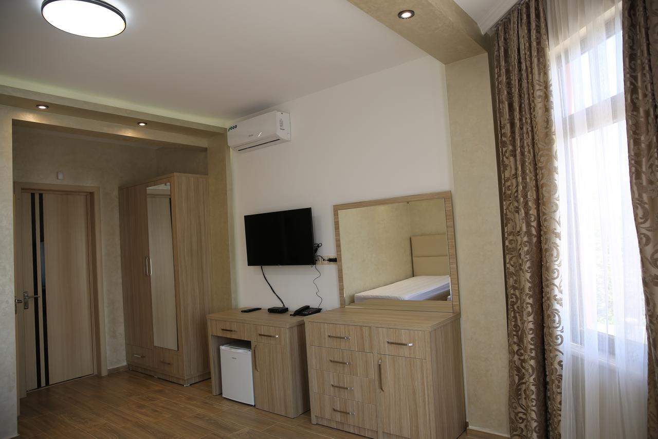 Villa Mariana Batumi Bagian luar foto