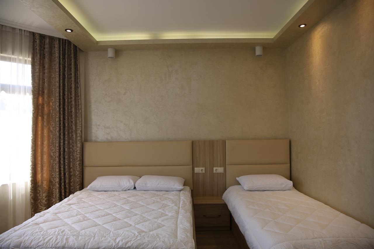Villa Mariana Batumi Bagian luar foto