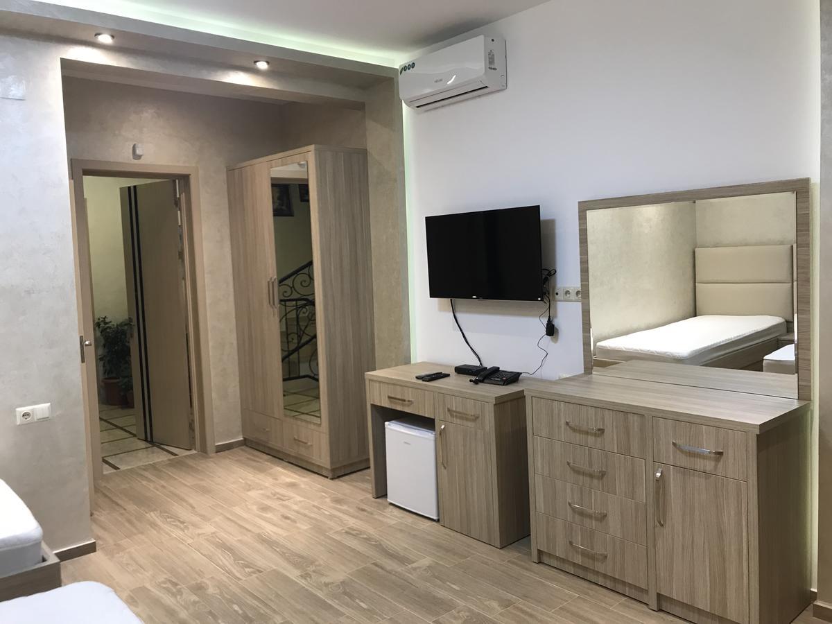 Villa Mariana Batumi Bagian luar foto